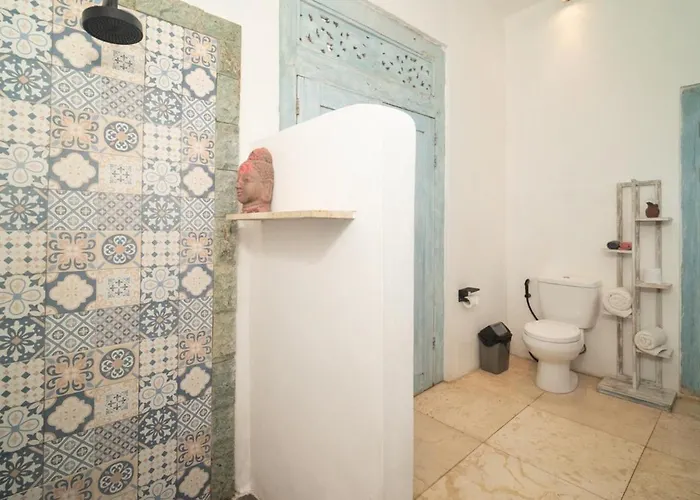 Bogdan House أُلُواتو